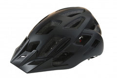 Matta musta SÄHKÖPYÖRÄT.NET ROCKHEAD City pyöräilykypärä, jossa on suuret tuuletusaukot ja aerodynaaminen, kulmikas muotoilu näkyy valkoisella pohjalla.