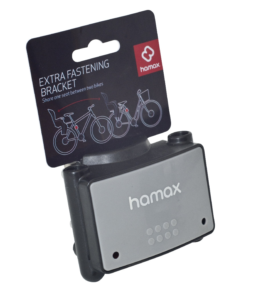 Hamax lastenistuimen kiinnike valkoisella taustalla