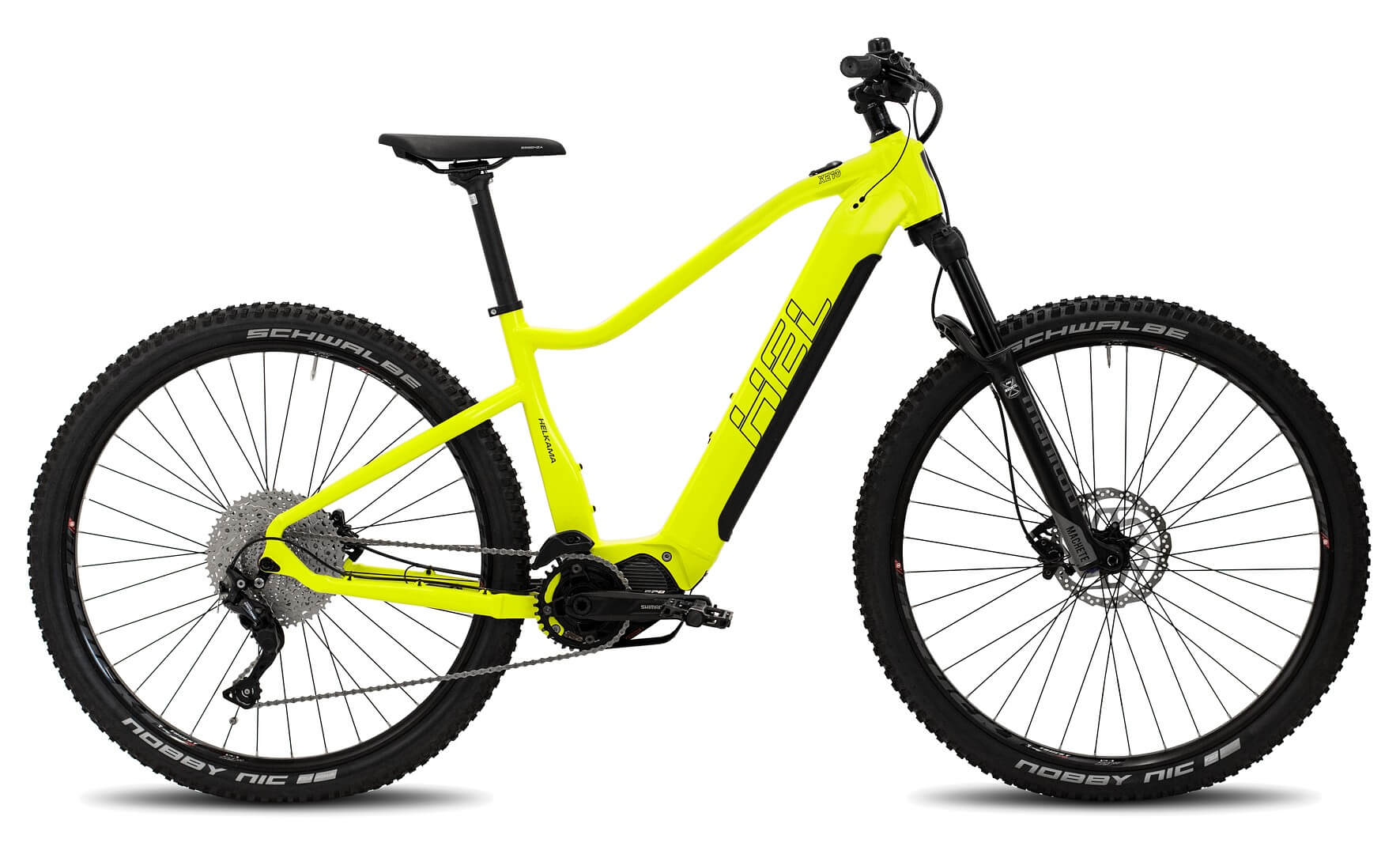 Helkama XE10 10v 29″ EP6 sähköpyörä kirkkaankeltaisena profiilissa valkoisella pohjalla. Pyörässä on paksut mustat renkaat, musta satula, levyjarrut ja Shimano EP6. Rungossa näkyy Helkama-brändinimi.