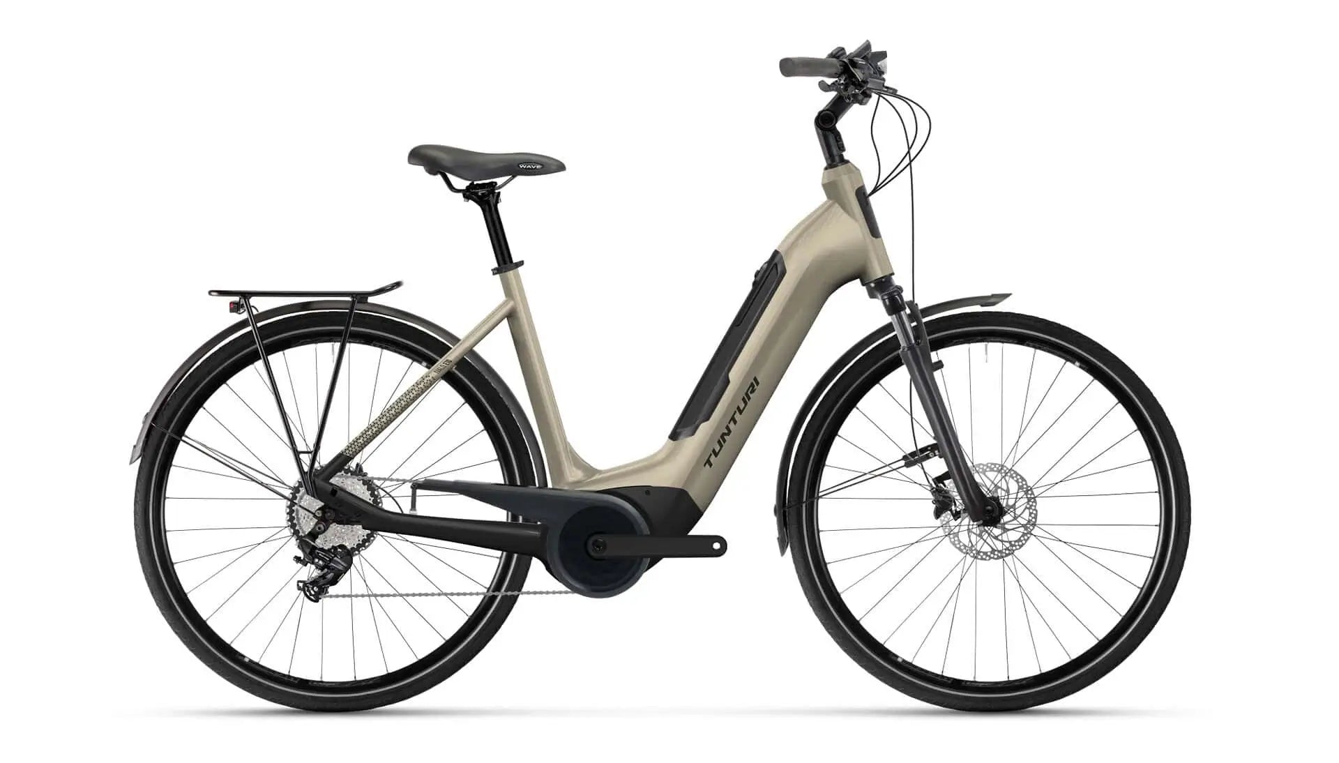 Valkoisella pohjalla näkyy beige Tunturi Ivalo sähköpyörä by Tunturi, jossa on step-through-runko, Bosch Active Line+ -moottori, etujousitushaarukka, takateline ja musta istuin.