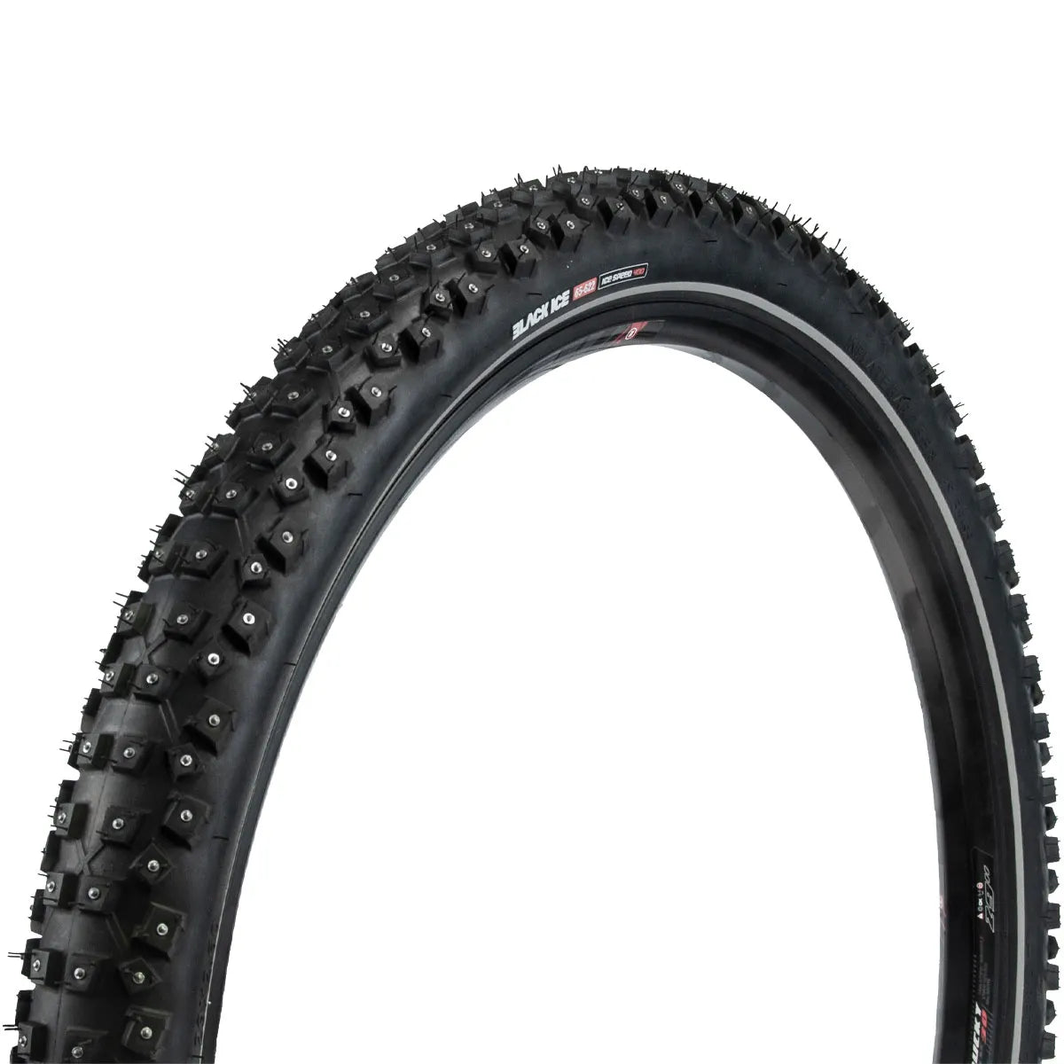 Lähikuvassa näkyy SÄHKÖPYÖRÄT.NET Nastarengas 29" x 2.6" BLACK ICE 400 -pyöränrengas, jossa on 448 nastaa ja nuppiurainen kulutuspinta, suunniteltu lumeen ja jäähän, kulmassa valkoista taustaa vasten.
