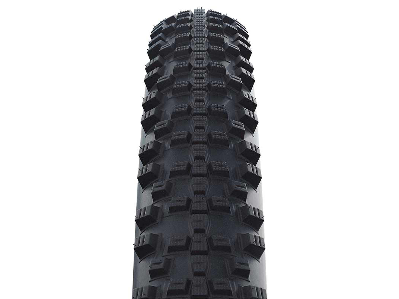 Lähikuva mustasta SCHWALBE Smart Sam 26" x 2.25" (57-559) maastopyörän rengas, jossa on nupukoitu kulutuspinta, SÄHKÖPYÖRÄT.NET, kuvattuna valkoista taustaa vasten.