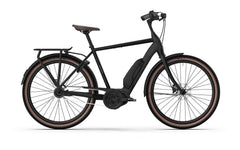 Helkama e-Oiva 5v 27,5″ sähköpyörä mustana, ruskealla istuimella ja kahvoilla, Shimano-komponenteilla, takatelineellä, suojalevyillä ja ruskeilla vanteilla varustettuna näkyy profiilissa valkoisella pohjalla.