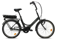 Helkama e-jopo 3v 24″ sähköpyörän sivukuva mustana näyttää taka-akun, Shimano sähköavustuksen, pystyssä olevan ohjaustangon, etu- ja takalokasuojat sekä 24-tuumaiset pyörät, joissa on oranssit heijastimet.