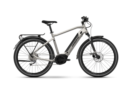 Sivukuva Haibike TREKKING 3 High S-koko sähköpyörästä SÄHKÖPYÖRÄT.NETistä, valkoinen runko mustalla ohjaustangolla, pyörillä, satulalla ja telineellä; siinä on Bosch Performance -moottori ja integroitu akku alaputkessa.