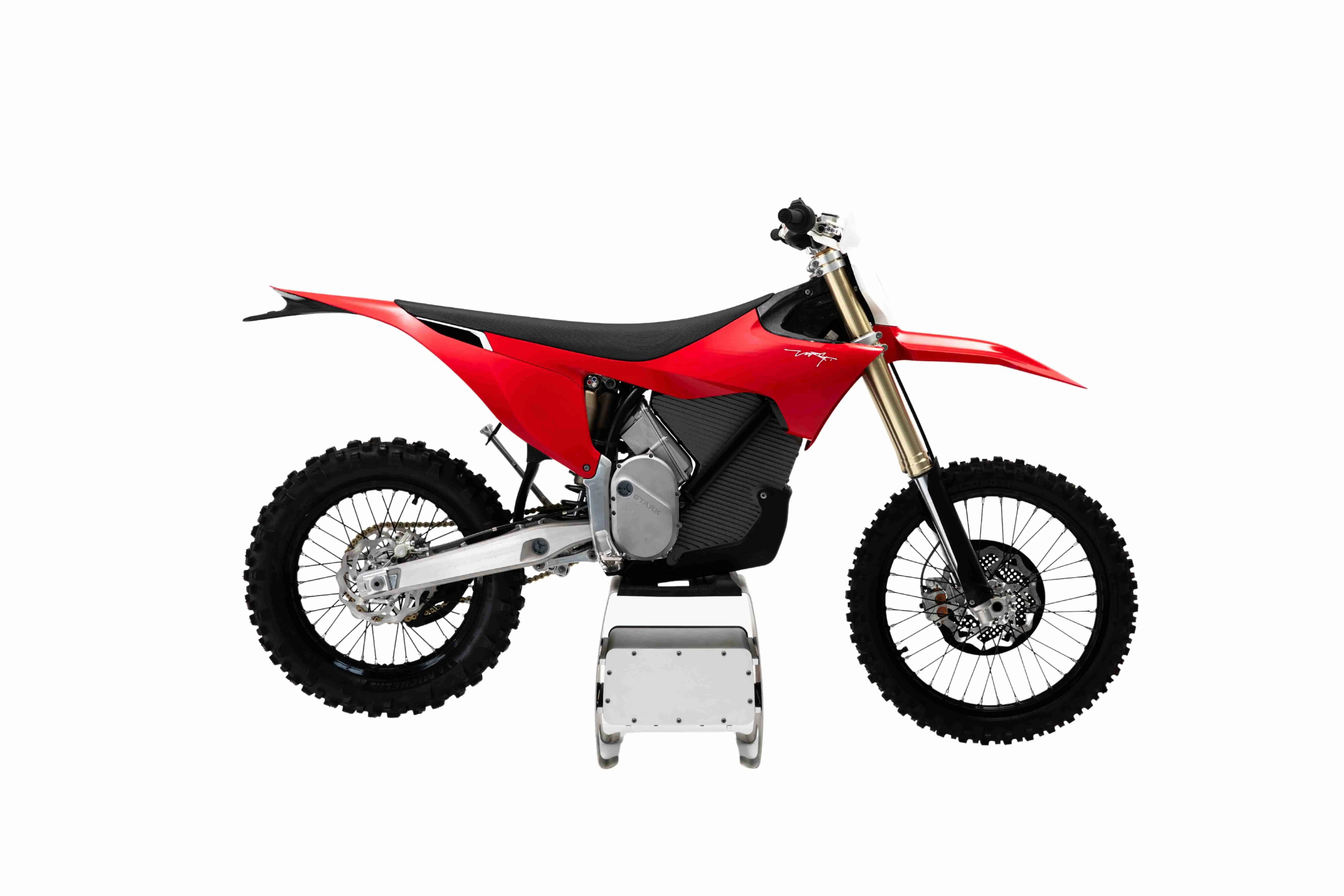 Punainen sähkömoottoripyörä valkoisella taustalla